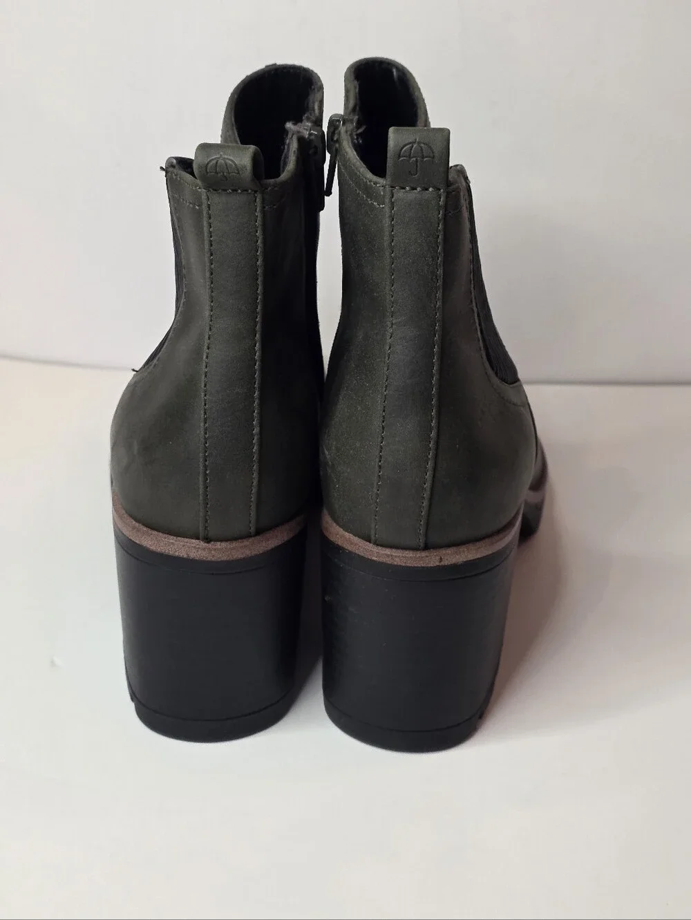 Naturalizer good used